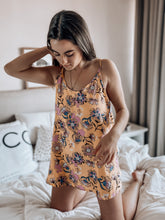 Cargar imagen en el visor de la galería, Pijama Cibeles Flores
