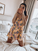 Cargar imagen en el visor de la galería, Pijama Cibeles Flores
